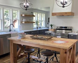 The Bungalow - Grangeville - Cucina