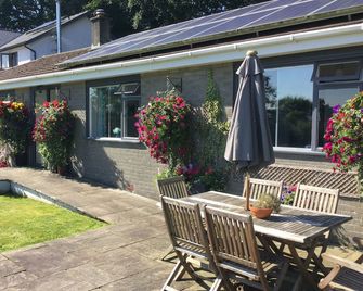 Dolau Meurig - Ystrad Meurig - Patio