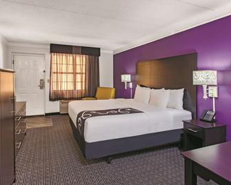 La Quinta Inn by Wyndham Fresno Yosemite - Fresno - Schlafzimmer