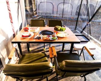 Yeongcheon Evergreen Experience School Glamping Campground - Yeongcheon - Dining room