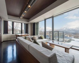 Nozomi Views - Niseko - Huiskamer