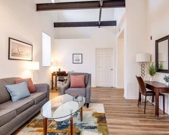 Spacious Private Luxury Apt - Alh-12429 - Lexington - Living room