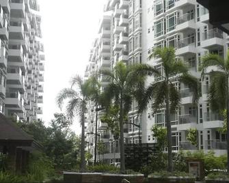 Henry's Newport Deluxe Condotel - Pasay - Bygning