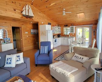 Water View Cottage With A/C In Quiet Location, Close To Amazing Beaches - Kensington - Living room