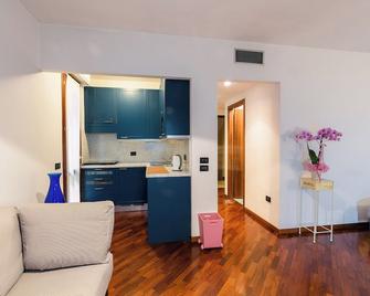 Sirmio Apartments - Primavera Stay - Sirmione - Cocina