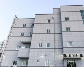 Gangneung Hyundai Motel - Gangneung - Building