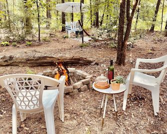 Gypsy camper - Hopkins - Innenhof