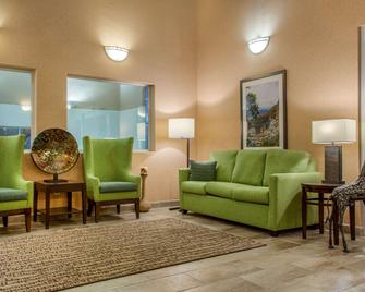 Comfort Inn and Suites I-25 near Spaceport America - Truth or Consequences - Living room