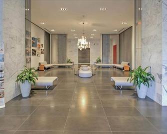 Enjoy Exquisite Views from This Luxurious Miami Condo - Miami - Lobby