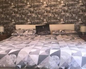 The Penruddocke Arms - Salisbury - Bedroom