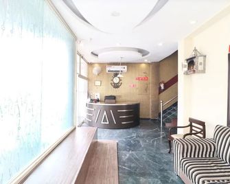 Hotel Staywell - Zerakpur - Recepción