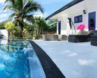 Phuket Gay Homestay - Kathu - Piscina