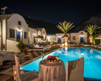 Anezina Villas - Perissa - Uima-allas