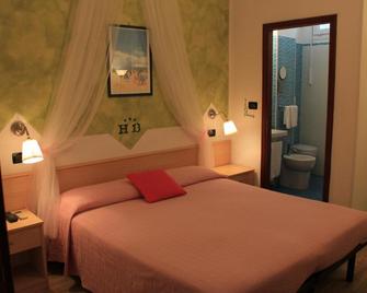 Hotel Bisanzio - Cesenatico - Bedroom