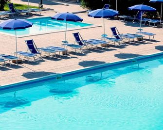 African Beach Hotel-Residence - Manfredonia - Zwembad