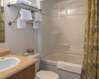 Motel Park - Val-d'Or - Bathroom