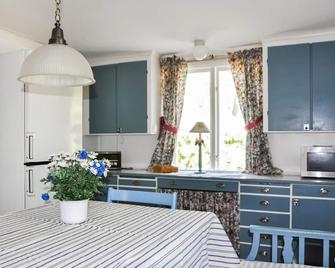 Cozy home in Kristinehamn with WiFi - Kristinehamn
