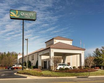 Quality Inn Richmond Airport - Sandston - Building