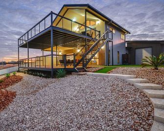 64 Madaffari Drive - Exmouth - Gebäude