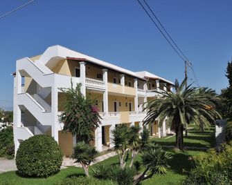 Tzilios Studios - Acharavi - Bâtiment