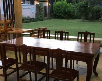 Suanrimtarn Suanphung - Suan Phueng - Restaurace