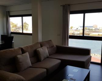 2B Beachfront Apartment - Puerto del Rosario - Olohuone