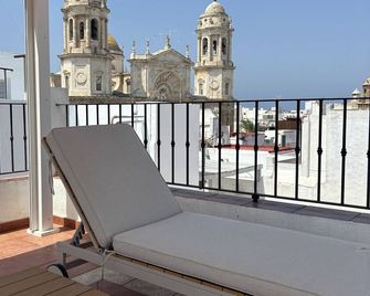 El Atico De Los Ingleses by Cadiz4rentals - Cádiz - Balcón
