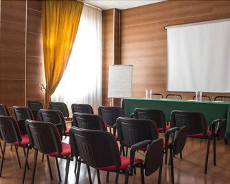 Hotel Atleti - Foggia - Sala de reuniones