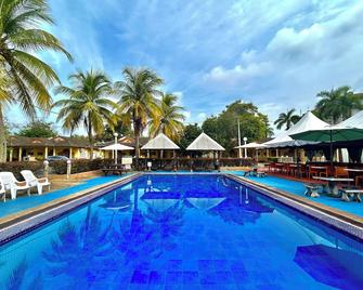 Rumbia Resort Villa Paka - Dungun - Piscina