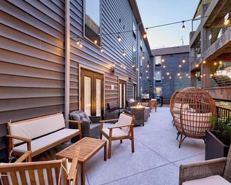 The West End - St. Louis - Veranda