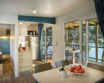 Victoria Mobilehome Camping Padova - Rab - Comedor