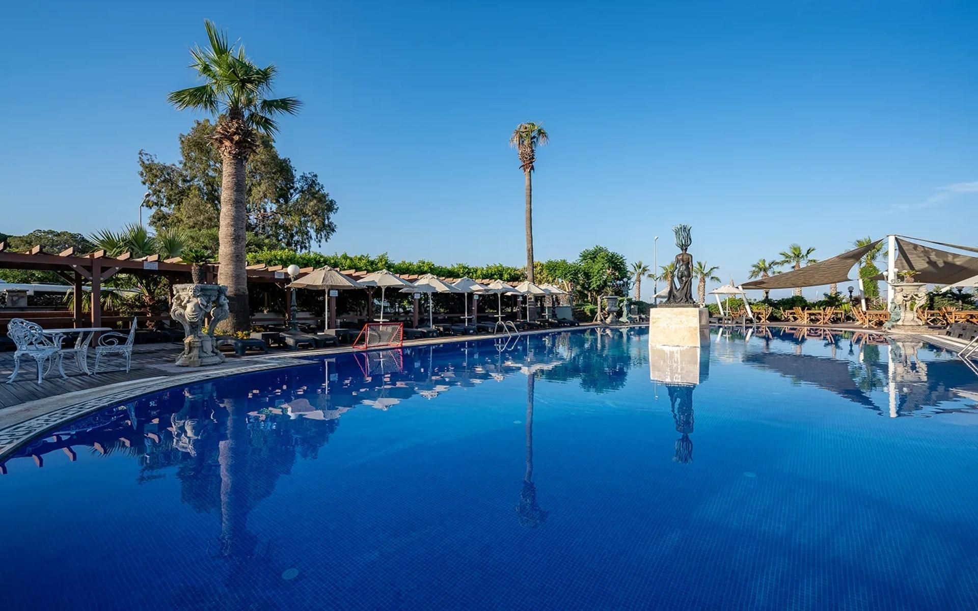 Golden Beach Resort & Spa