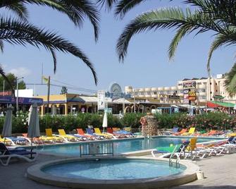 Bahia de San Antonio - San José Obrero - Piscina