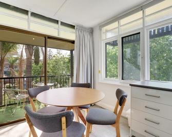 Bayview Apartments Glenelg - Glenelg - Dining room