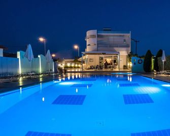Sun Maris Studios - Faliraki - Piscina