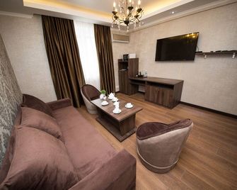 De'Mar Hotel - Biskek - Sala de estar