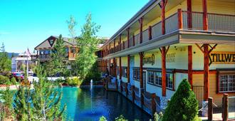 Holiday Inn Resort The Lodge At Big Bear Lake, An IHG Hotel - ביג בר לייק - בניין