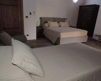 Palazzo Candida B&B - Gerace - Camera da letto