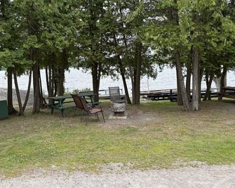 Rainville Cedar Cottages 3 - West Nipissing - Патіо