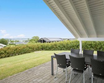 3 Bedroom Awesome Home In Faaborg - Faaborg - Patio