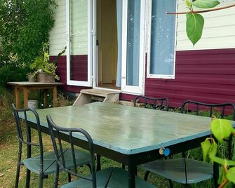 Minicountry house with incredible views of the Strait of Gibraltar, very close to the beach. - Tarifa - Innenhof