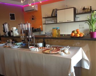 Bed & Breakfast Marta & Tona - Kustići - Buffet