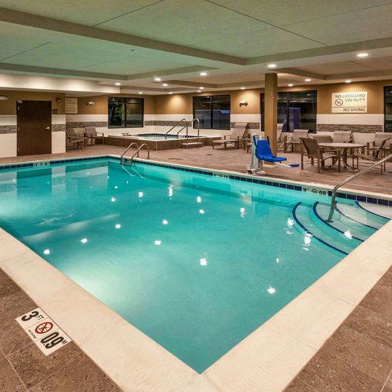 Pool view of Hampton Inn & Suites Duluth North/Mall Area