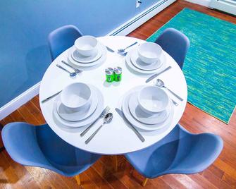 ✪Gorgeous 3BR✪ 5mins➜Trains ✪ Long Stays Discounts - Brooklyn - Restaurant