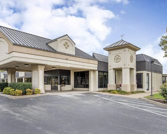 Days Inn by Wyndham Pittsburg KS - Pittsburg - Gebäude