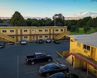 Travel Inn - Sunnyside - Building