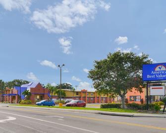 Americas Best Value Inn Sarasota Downtown - Sarasota - Building