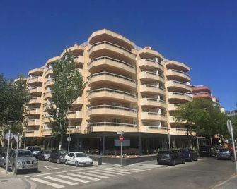 California III - IV - Salou - Byggnad