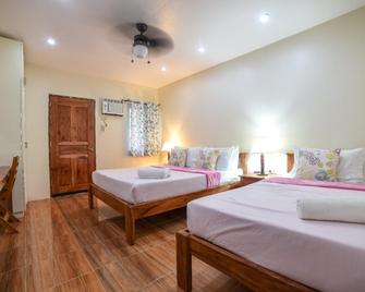 Amboy Hometel - Basco - Bedroom