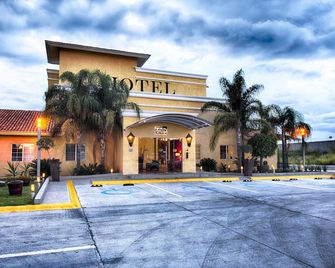 Zar Queretaro - קרטארו - בניין